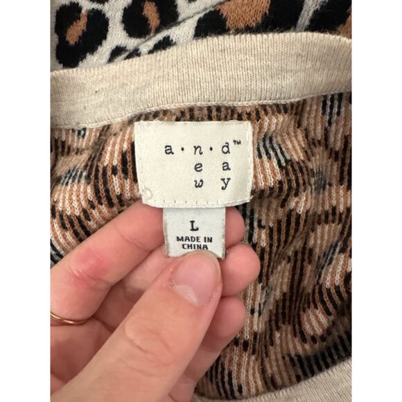 A.n.d Leopard Print Button Cardigan Womens L 100% Cotton Made In China - Picture 10 of 11